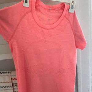 Lululemon Swiftly Tech Short Sleeve Crew Size 6